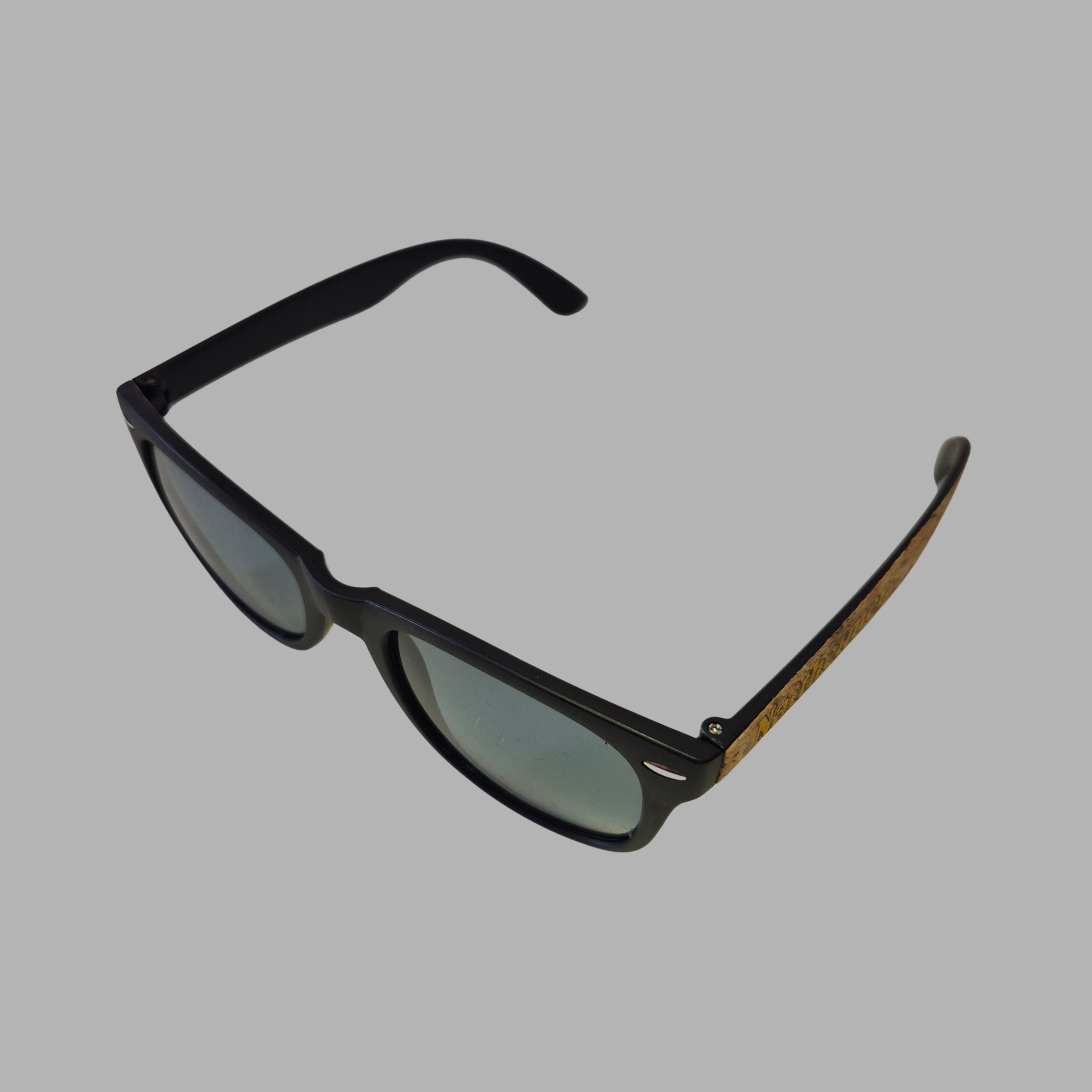 Sonnenbrille in Korkoptik